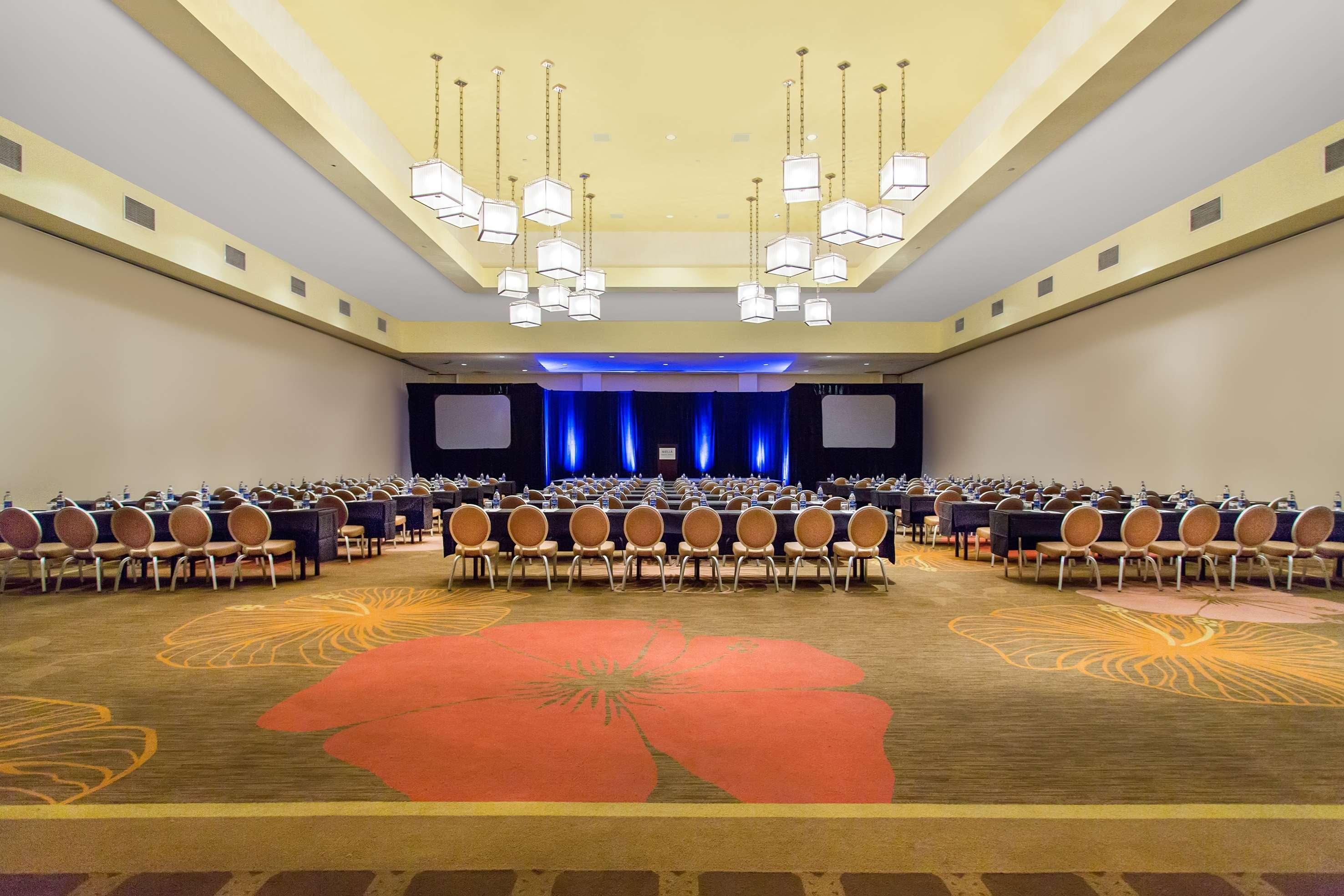 Melia Nassau Beach Bagian luar foto