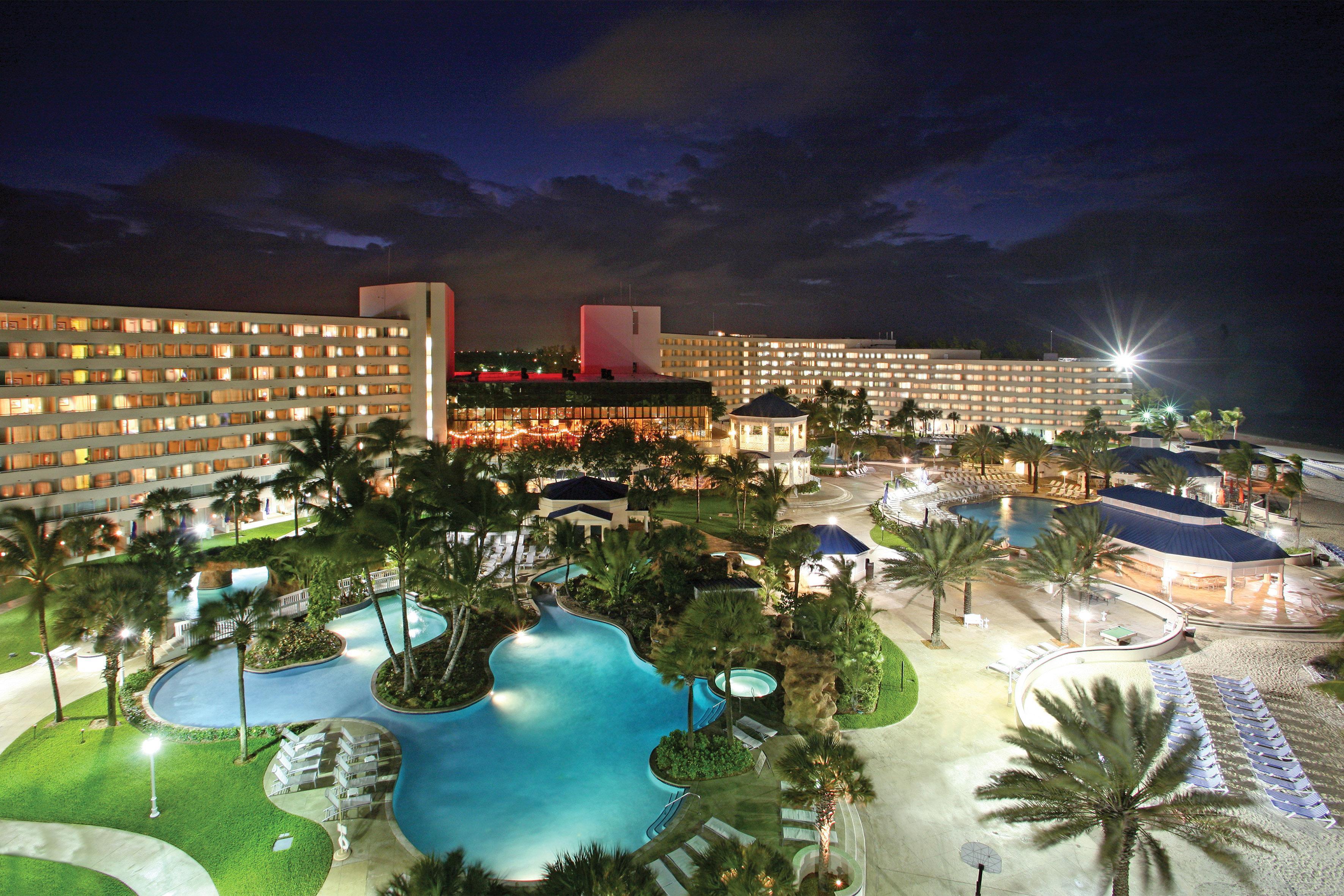 Melia Nassau Beach Bagian luar foto