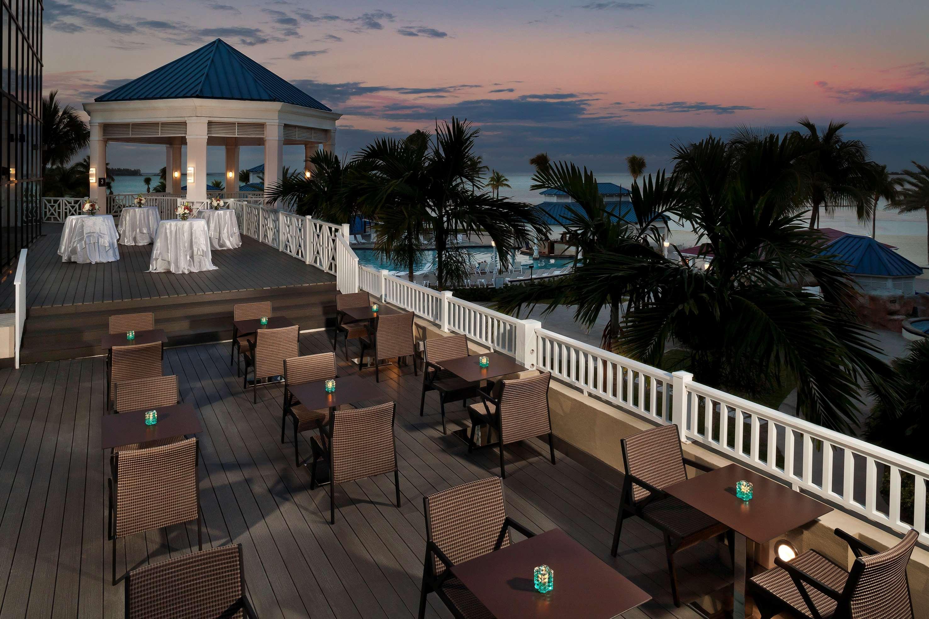 Melia Nassau Beach Bagian luar foto