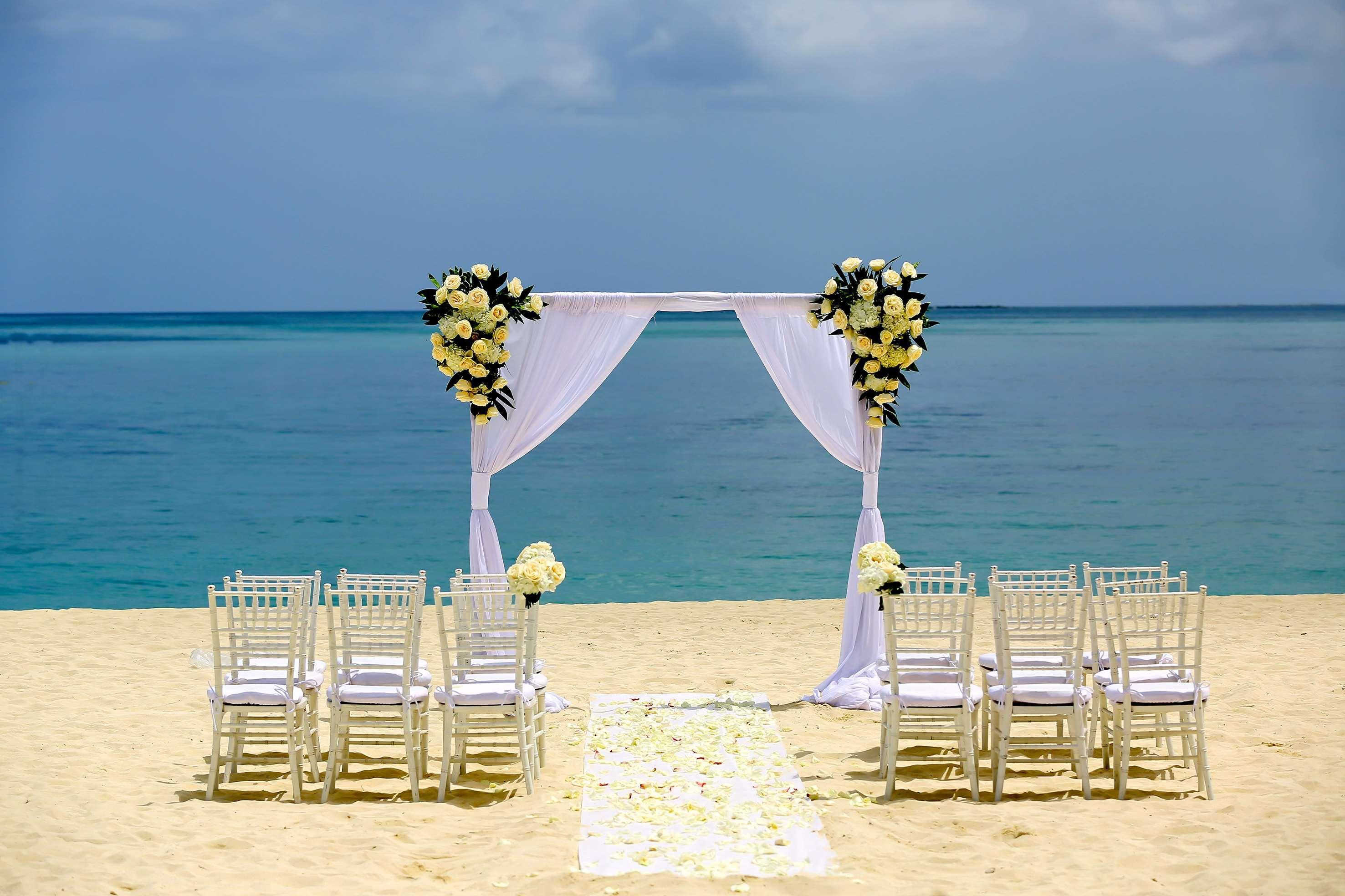 Melia Nassau Beach Bagian luar foto
