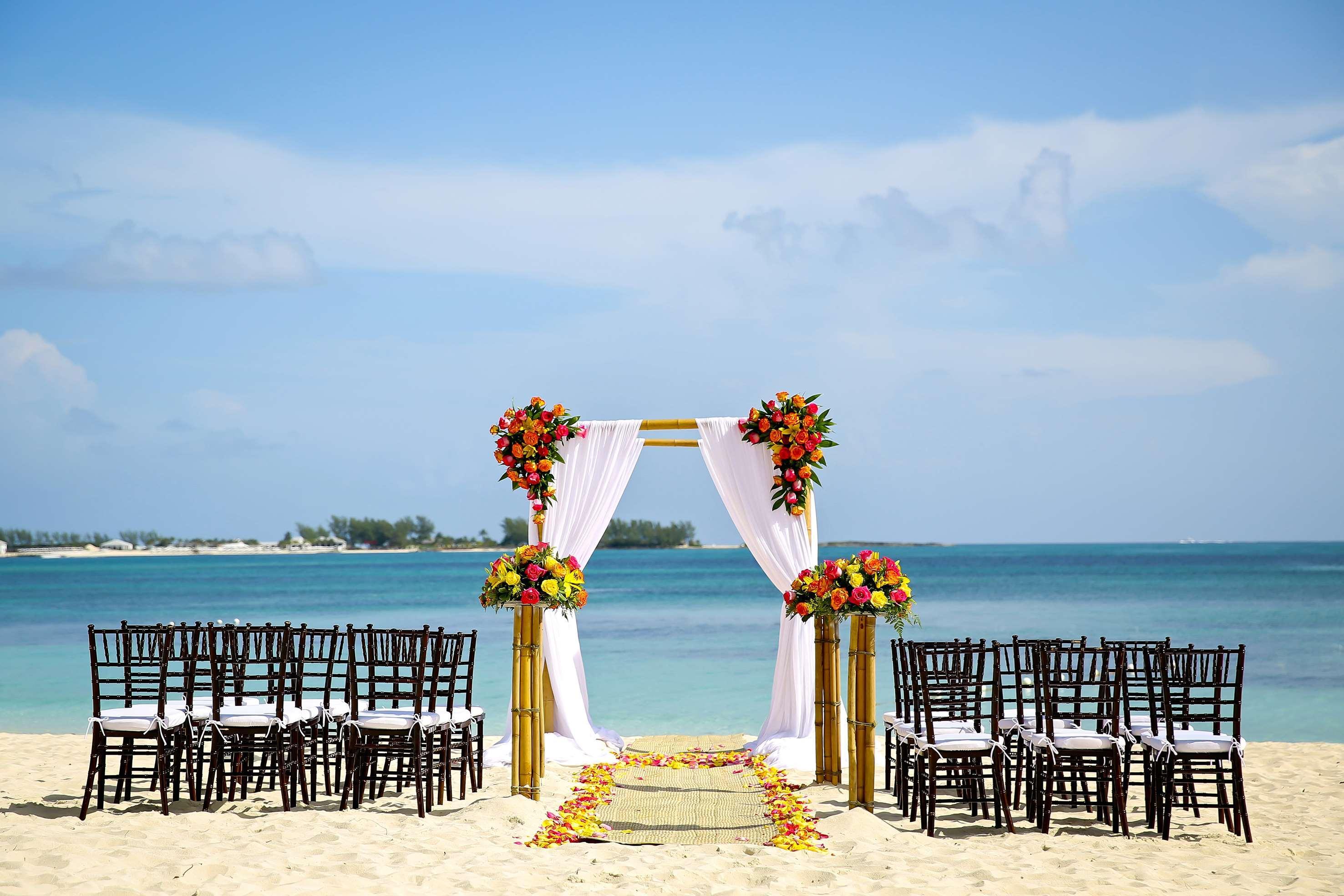 Melia Nassau Beach Bagian luar foto