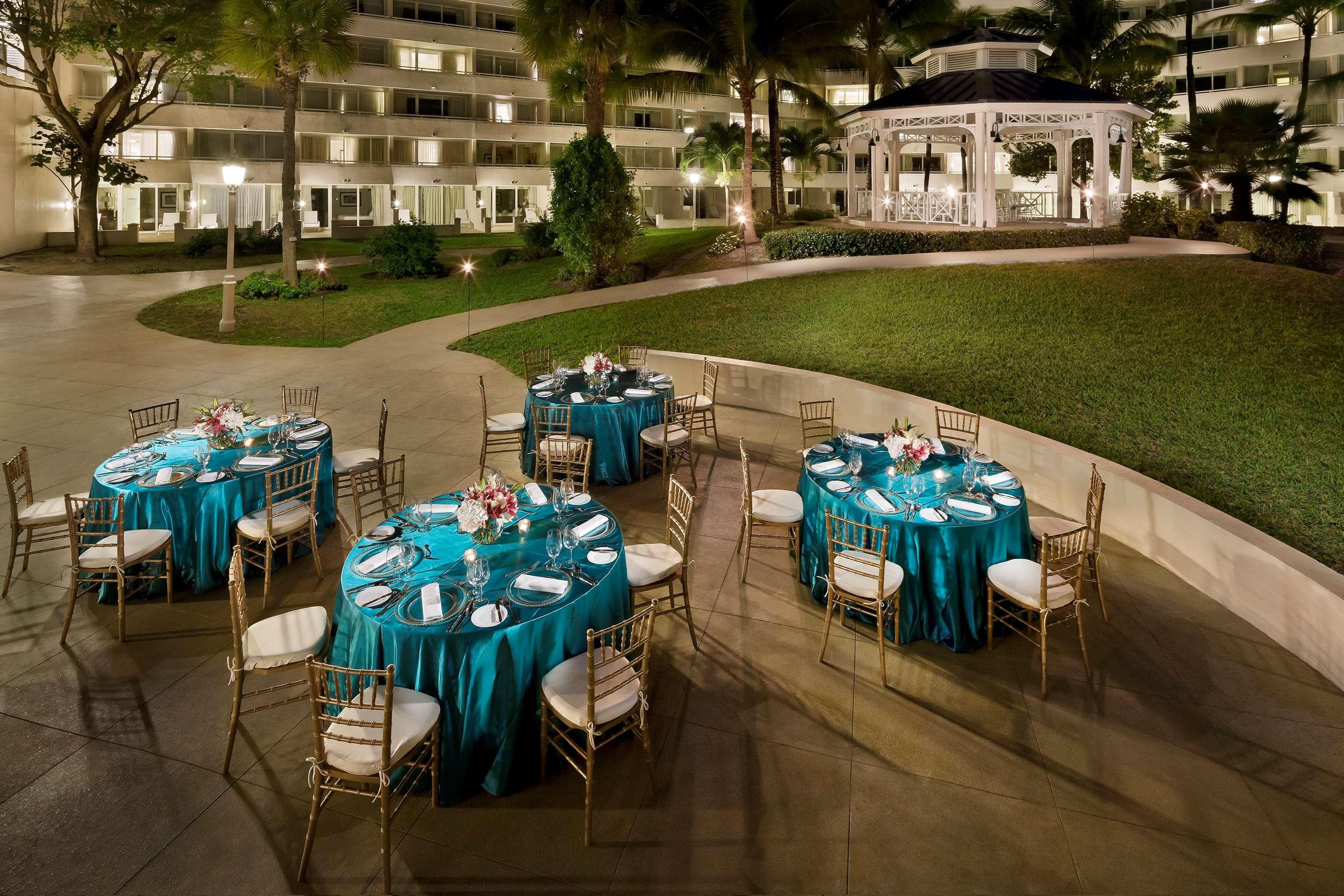 Melia Nassau Beach Bagian luar foto