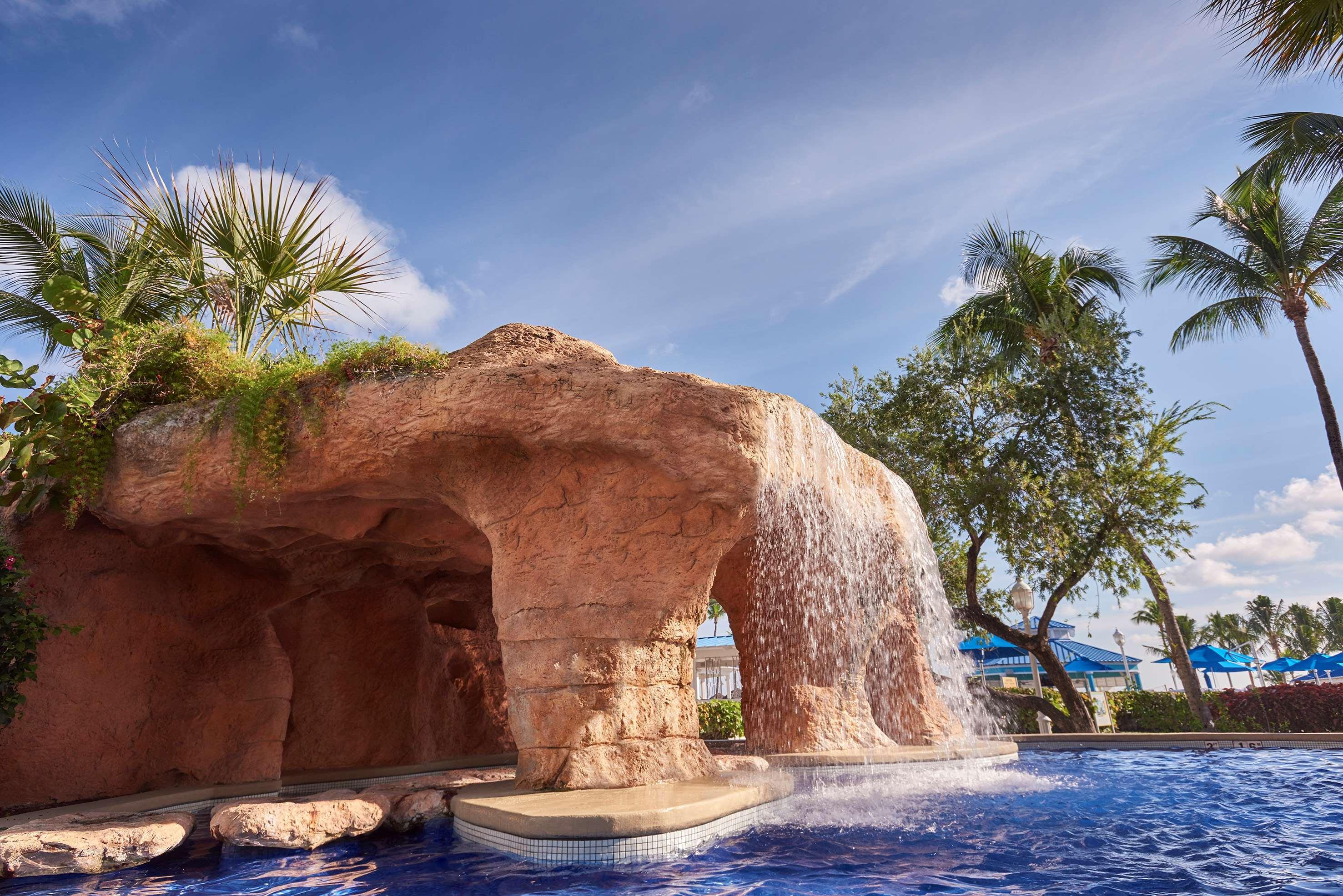 Melia Nassau Beach Bagian luar foto