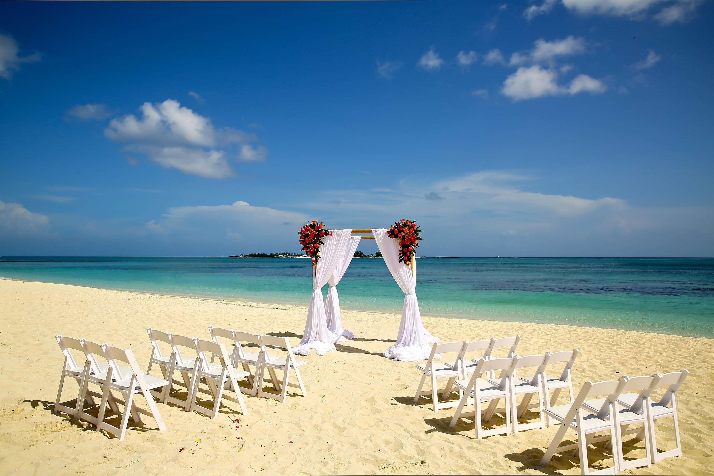 Melia Nassau Beach Bagian luar foto